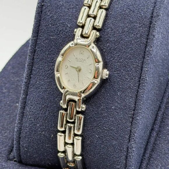 Vintage Bulova 18MM Quartz Women\'s Wristwatch main image 5
